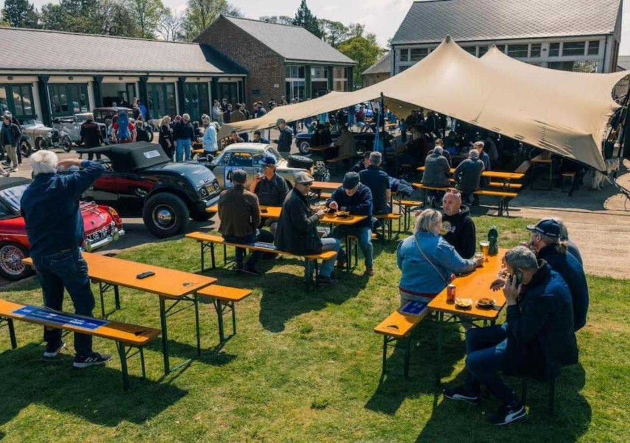 Duclos At Bicester Heritage エクステリア 写真